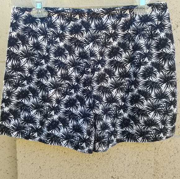 Michael Kors Tropical Skort Size 8 - Picture 2 of 8